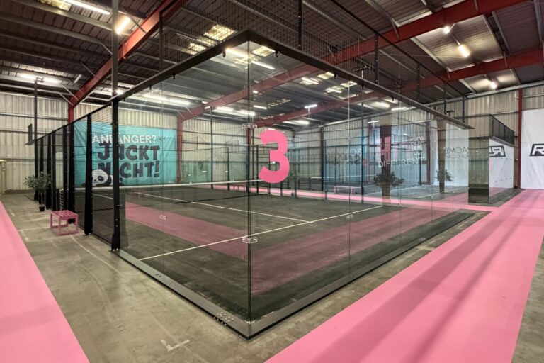 Ultrapanoramatický padelový kurt Go4Padel Precision, roh bez nosného sloupku